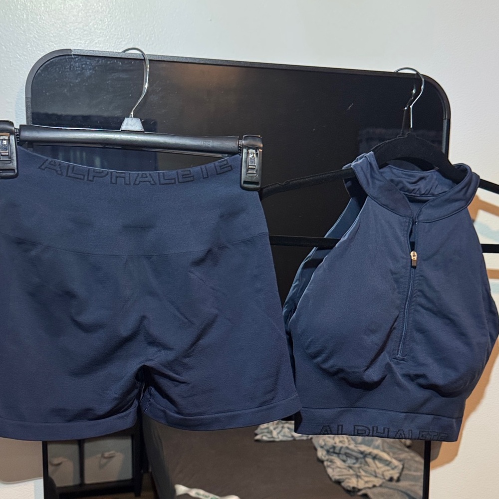 Alphalete Amplify Women's Dark Blue/Indigo Athletic Set